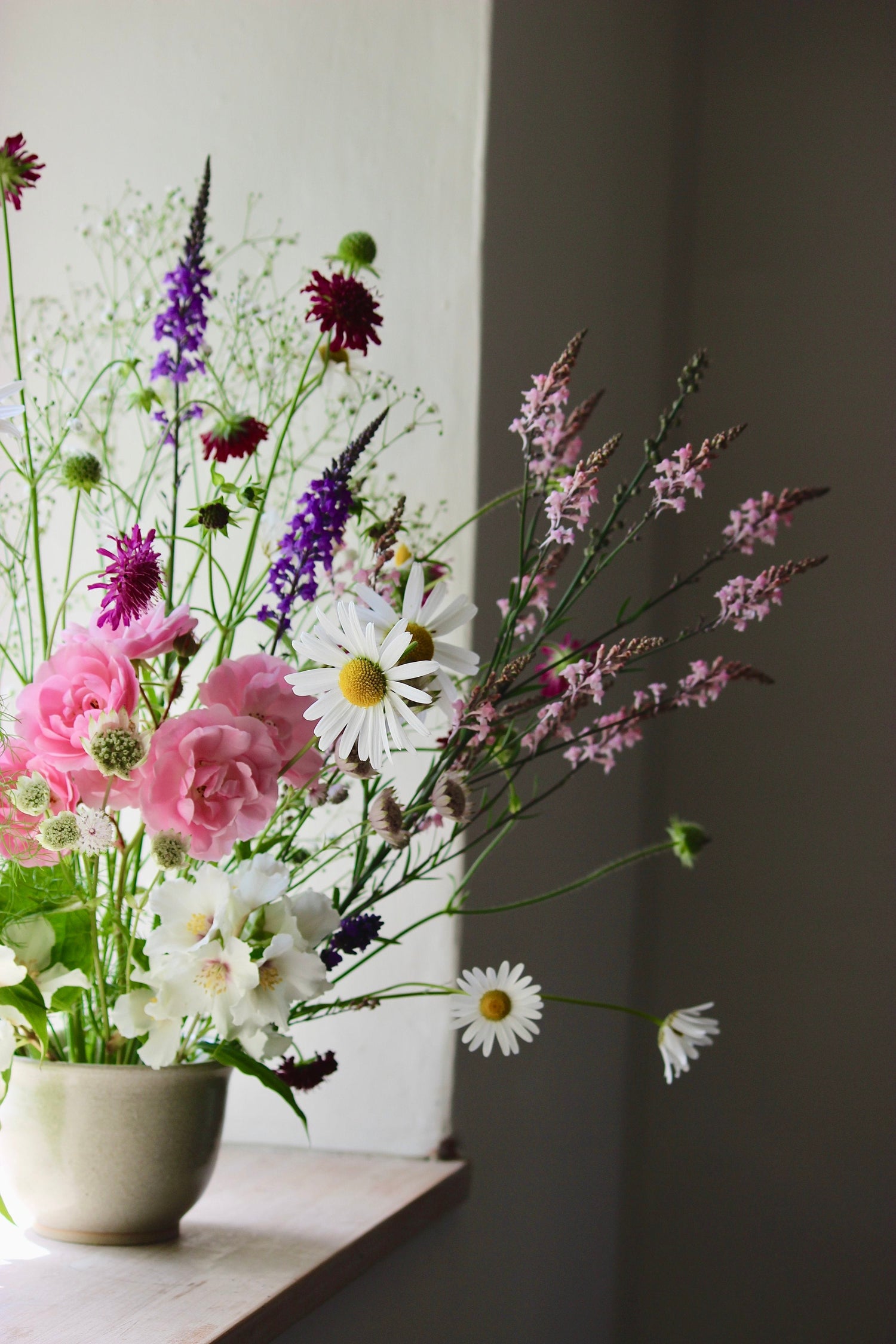 FLOWER FROGS & HOLDERS