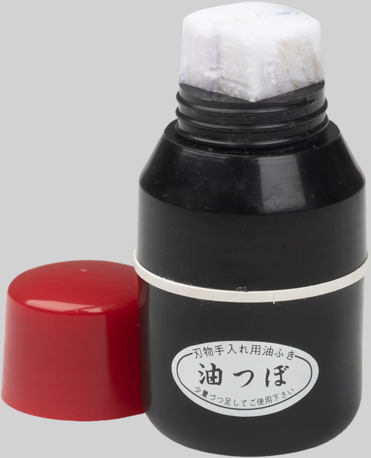 Clever and simple dispenser for your Camellia Oil (sold here separately). Ideal for essential tool cleaning and maintenance. Made in Japan